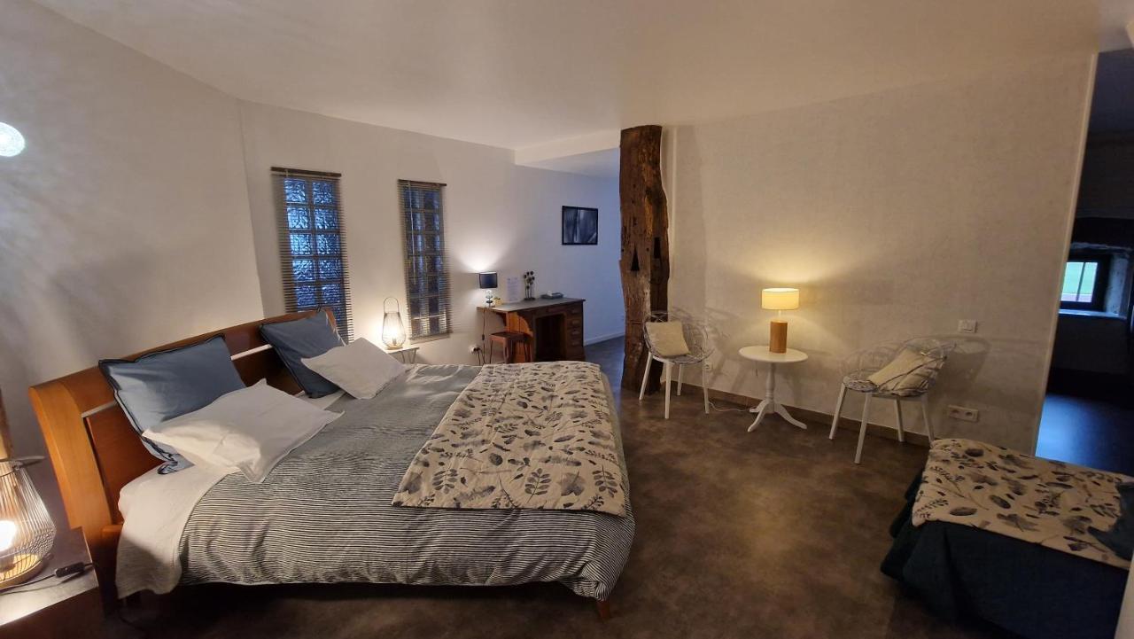 Domaine Le Puits Du Moulin Bed and Breakfast Comberjon Eksteriør billede